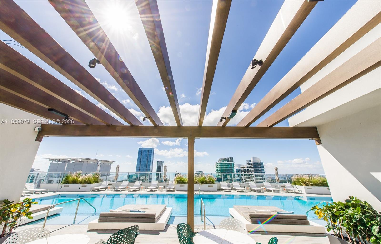 1010 Brickell Condo - Residential