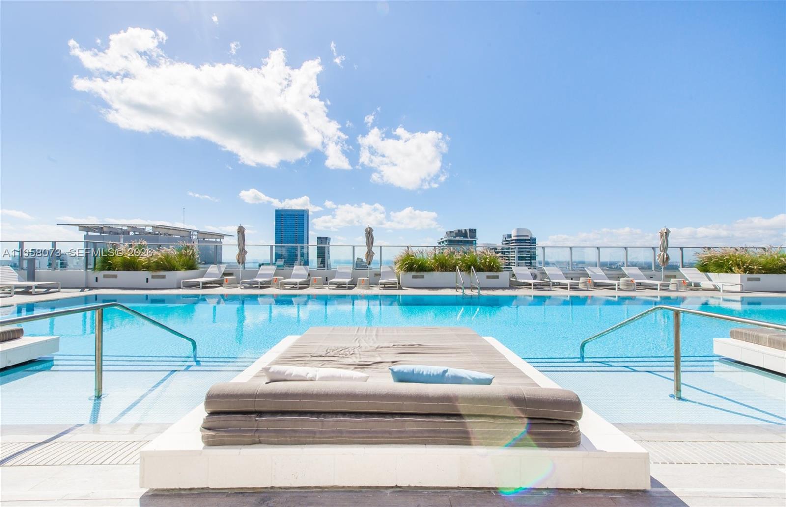 1010 Brickell Condo - Residential