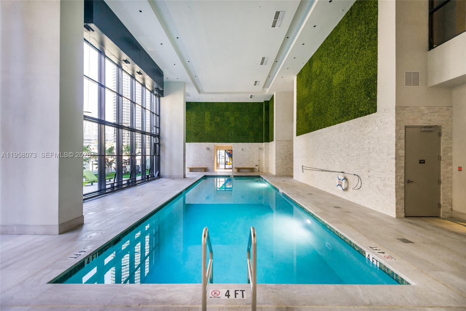 1010 Brickell Condo - Residential