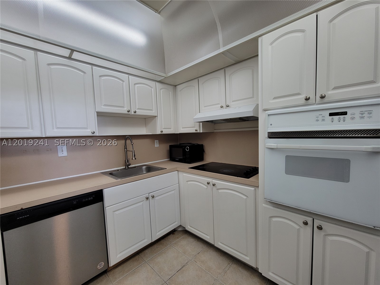 OCEANVIEW BUILDING B COND - Residential