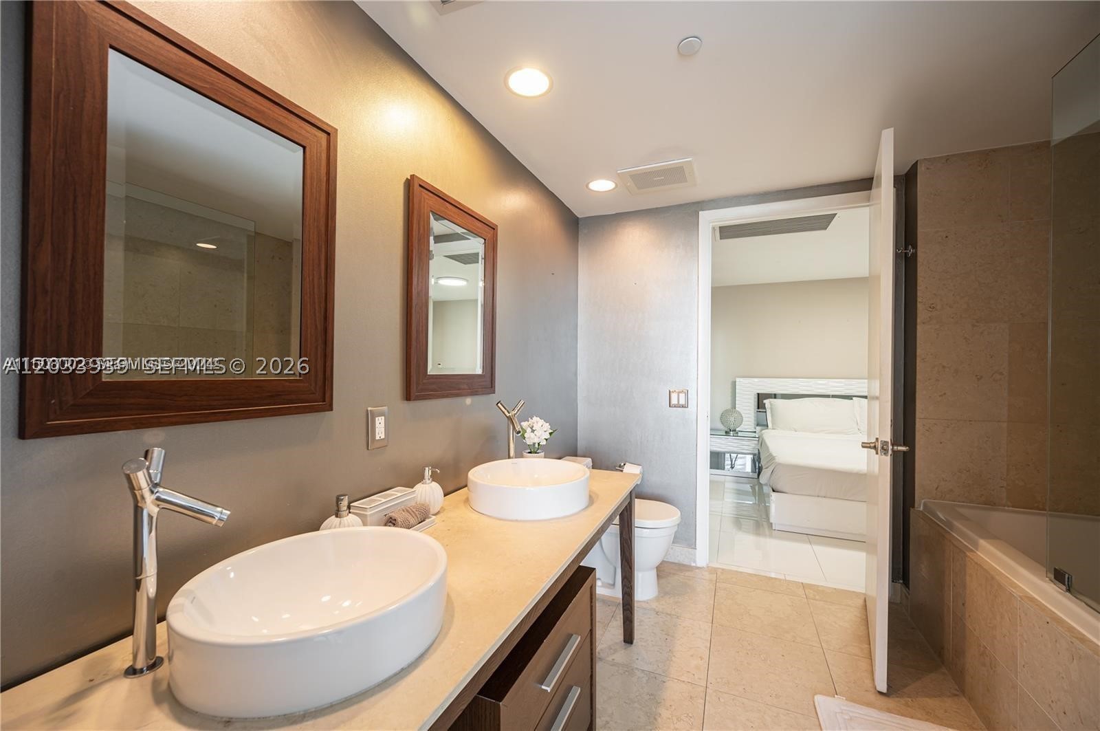 ICON BRICKELL CONDO NO 3 - Residential