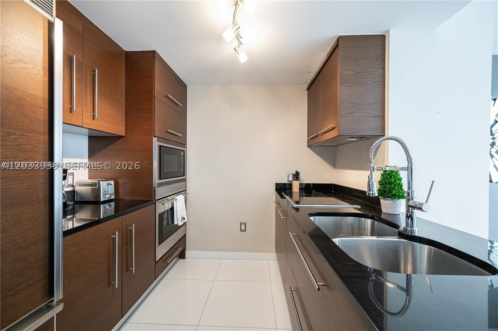 ICON BRICKELL CONDO NO 3 - Residential