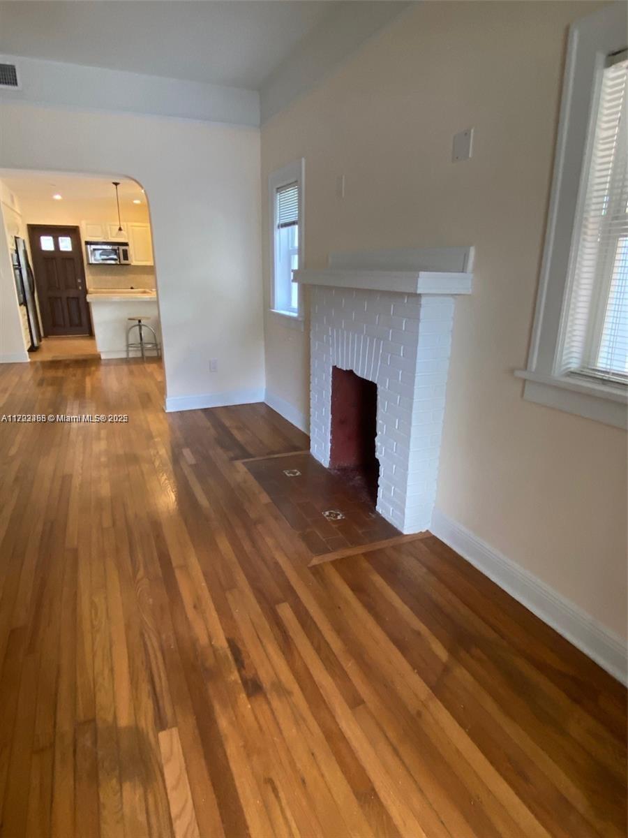 COUNTRY CLUB ESTATES SEC - Residential Lease