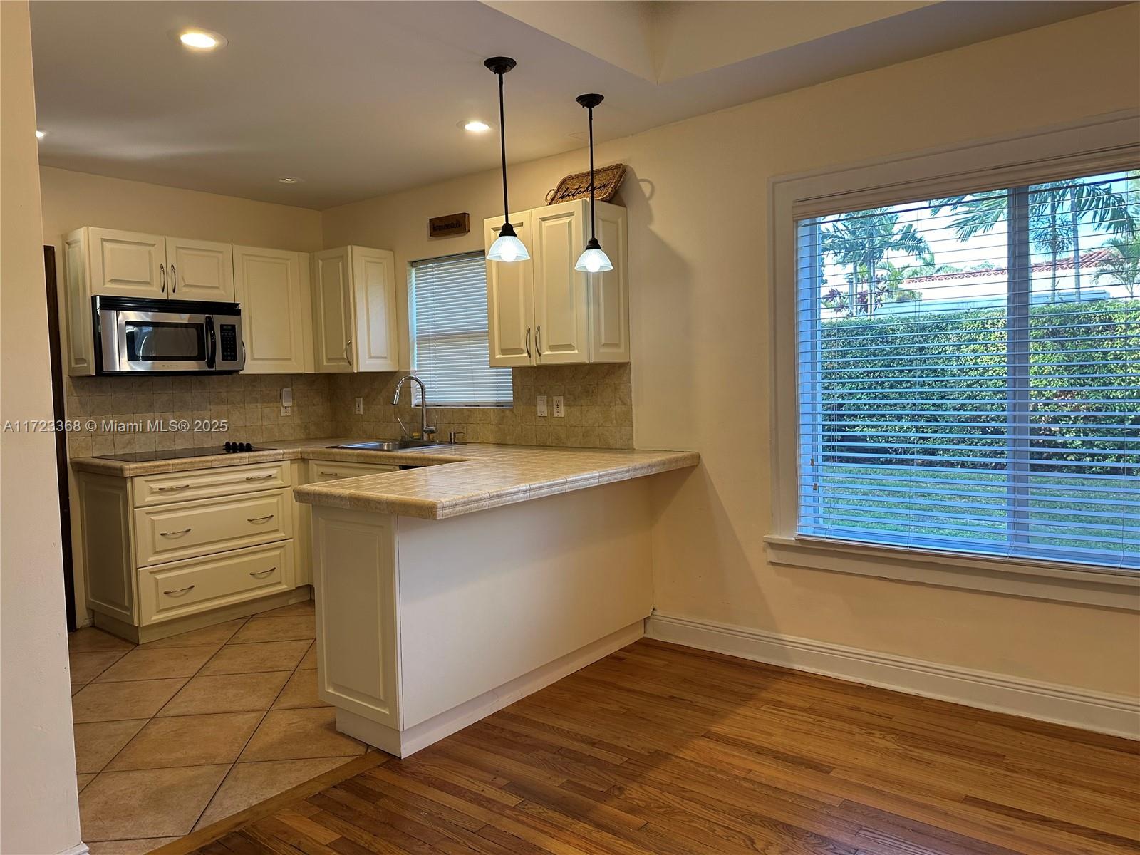 COUNTRY CLUB ESTATES SEC - Residential Lease
