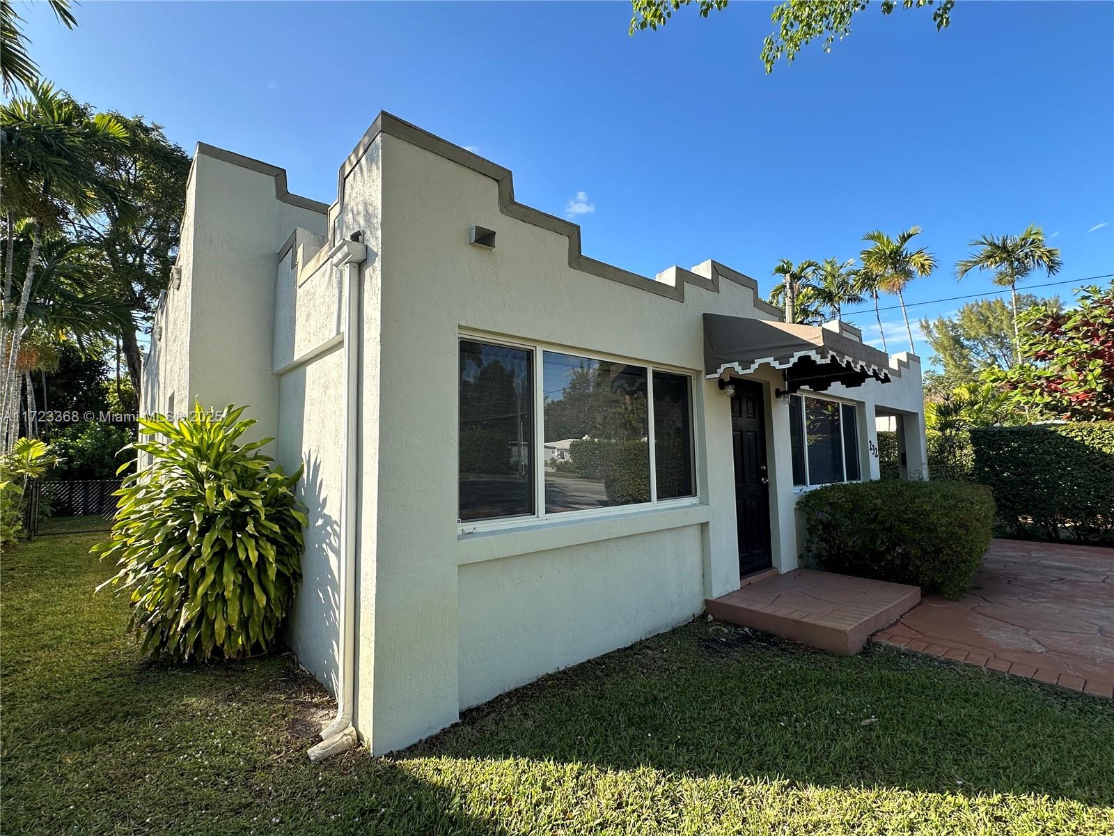COUNTRY CLUB ESTATES SEC - Residential Lease