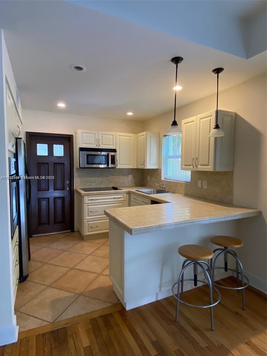 COUNTRY CLUB ESTATES SEC - Residential Lease