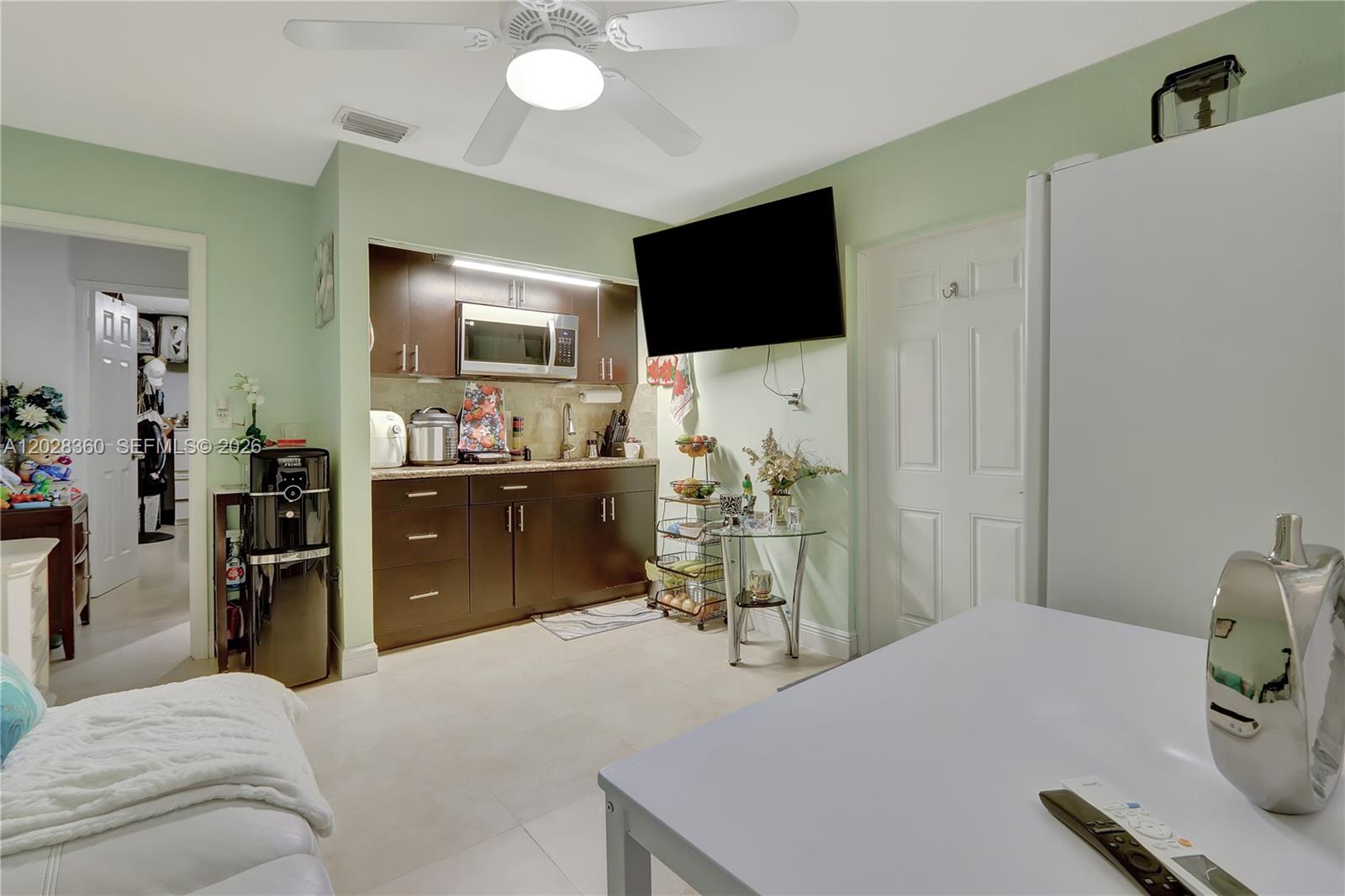 VENETIAN ACRES - Residential Income