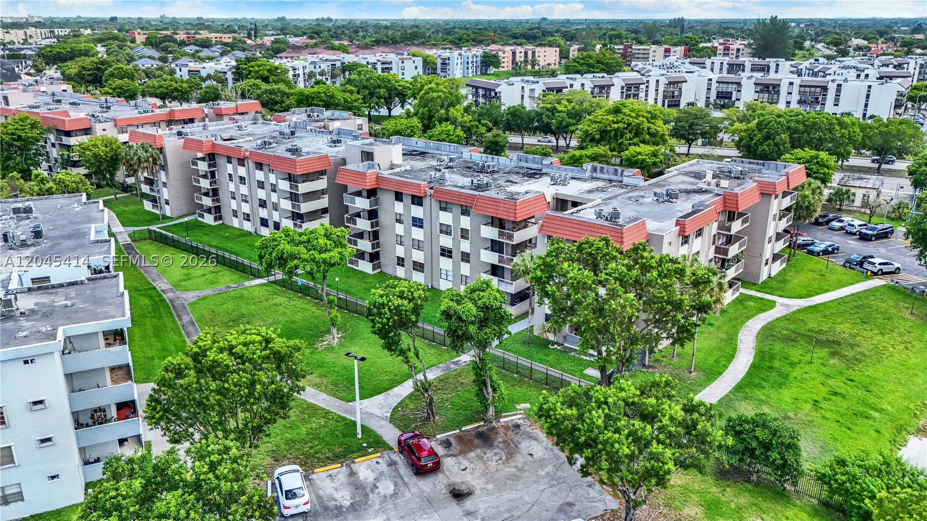 GARDEN LAKE TOWERS CONDO - Residential