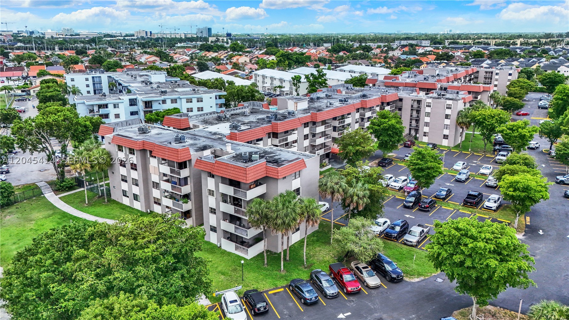 GARDEN LAKE TOWERS CONDO - Residential