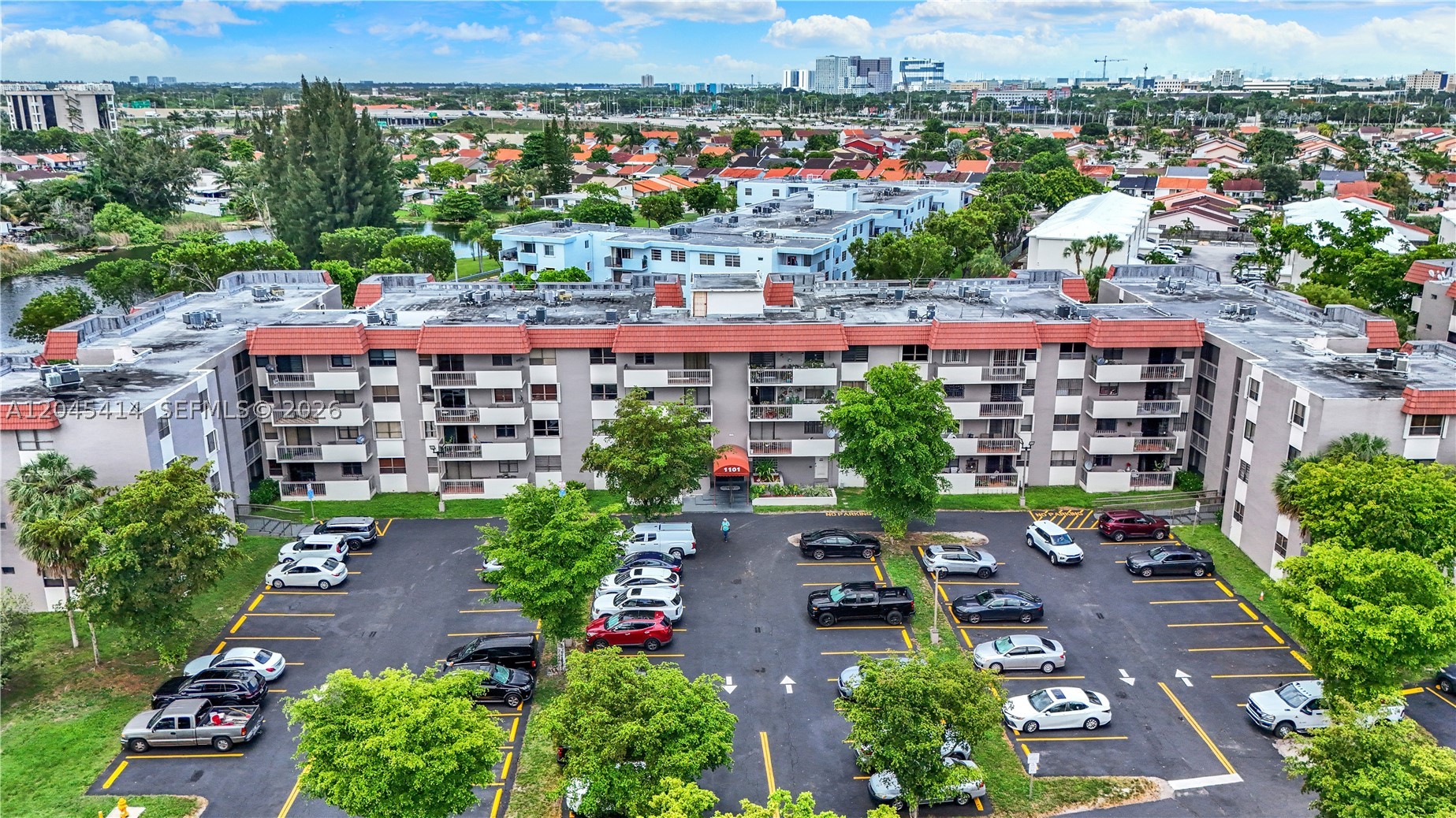 GARDEN LAKE TOWERS CONDO - Residential