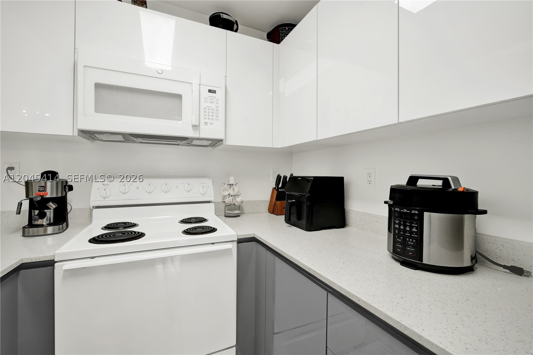 GARDEN LAKE TOWERS CONDO - Residential