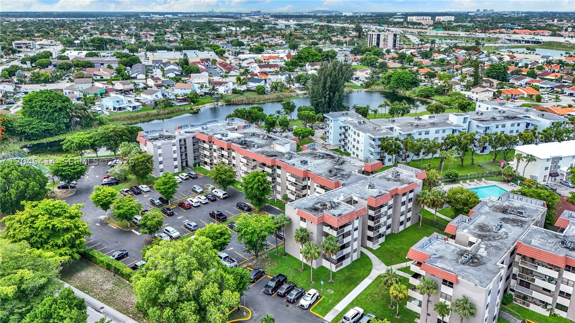GARDEN LAKE TOWERS CONDO - Residential