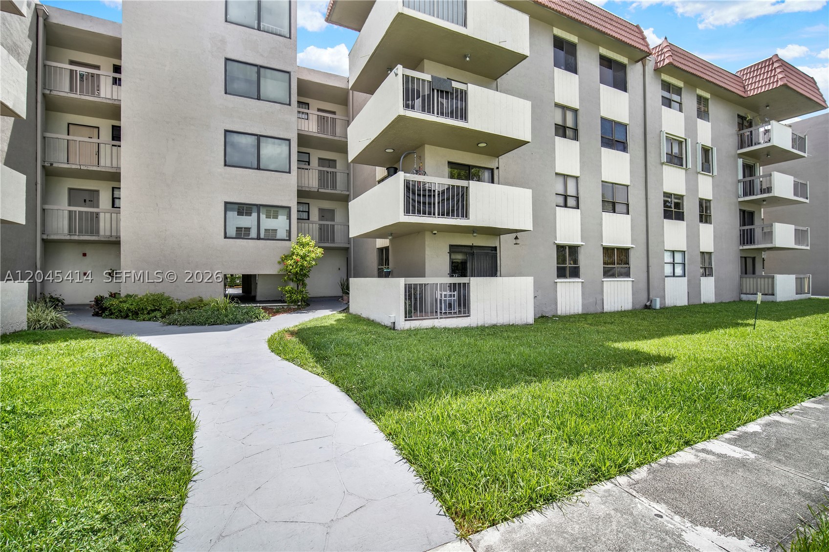 GARDEN LAKE TOWERS CONDO - Residential