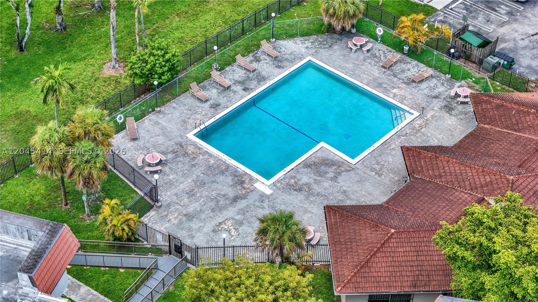 GARDEN LAKE TOWERS CONDO - Residential