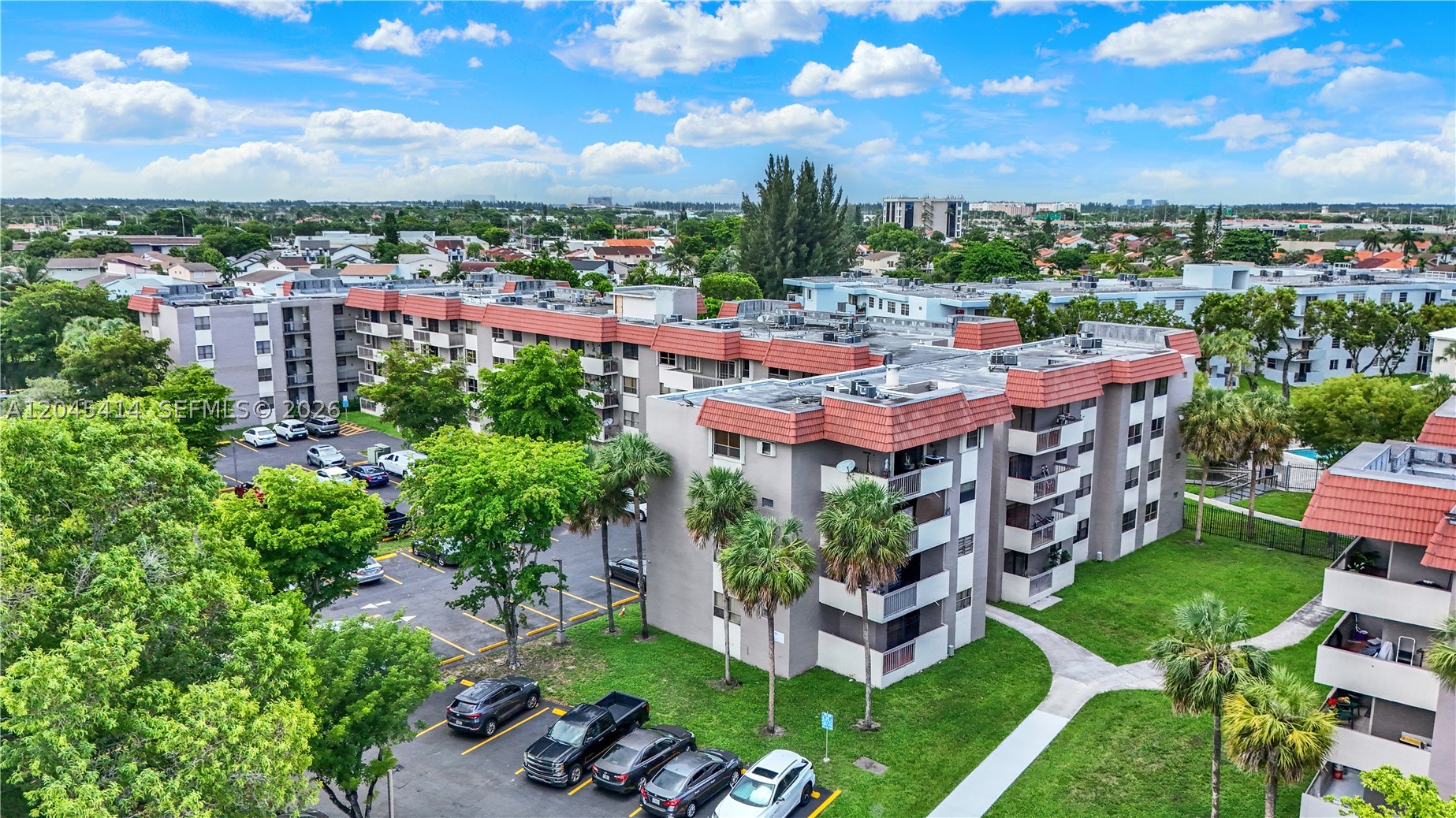 GARDEN LAKE TOWERS CONDO - Residential