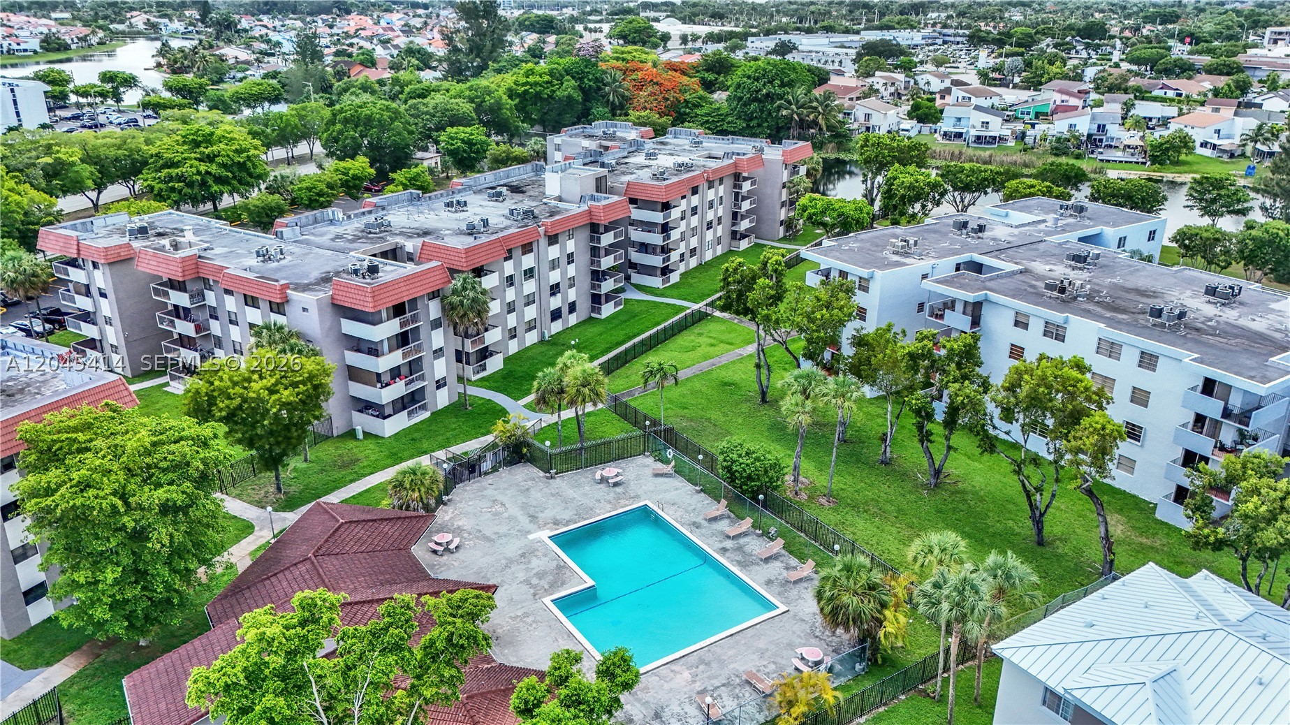 GARDEN LAKE TOWERS CONDO - Residential