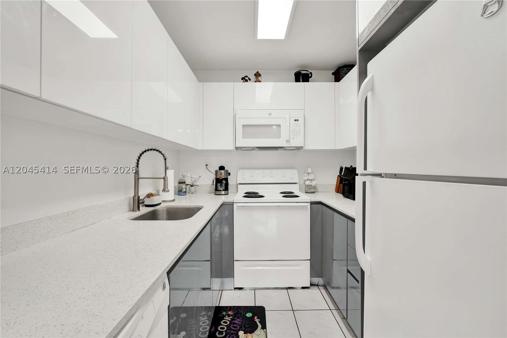 GARDEN LAKE TOWERS CONDO - Residential
