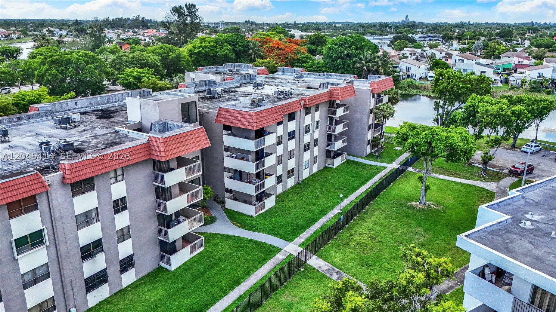 GARDEN LAKE TOWERS CONDO - Residential