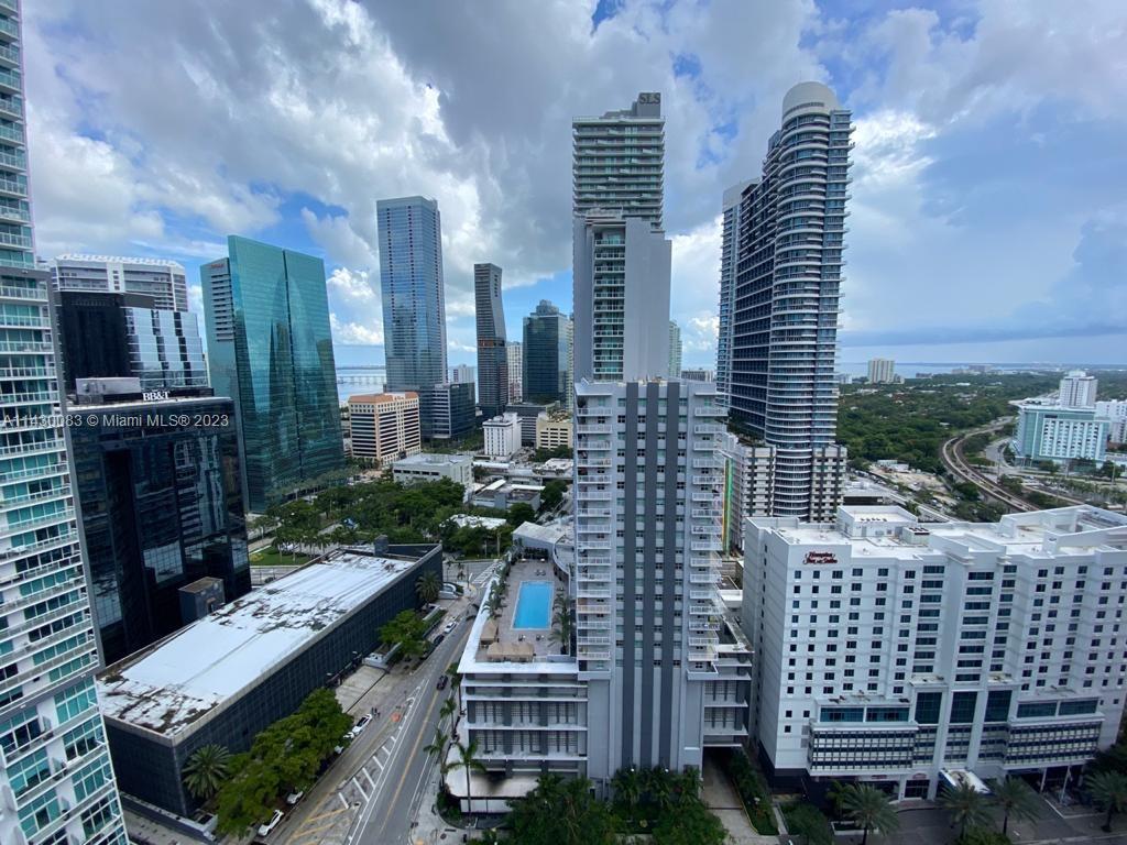 1 BEDROOM + DEN, 1 BATH UNIT IN BRICKELL AT MILLECENTO, CREATED BY CARLOS OTT AND DESIGNED BY PINIFARINA. HIGH RISE BUILDING IN THE HEART OF MARY BRICKELL VILLAGE, ITALIAN CABINETRY, PRIMEAPPLIANCES. LARGE BALCONY, AMAZING SKYLINE VIEWS AND BAY VIEW. 5 STAR AMENITIES, ROOFTOP POOL AT43rd FLOOR, LOUNGE ROOM, KIDS ROOM, MOVIE THEATRE, FITNESS CENTER, AND SAUNA. EASY TO SHOW!