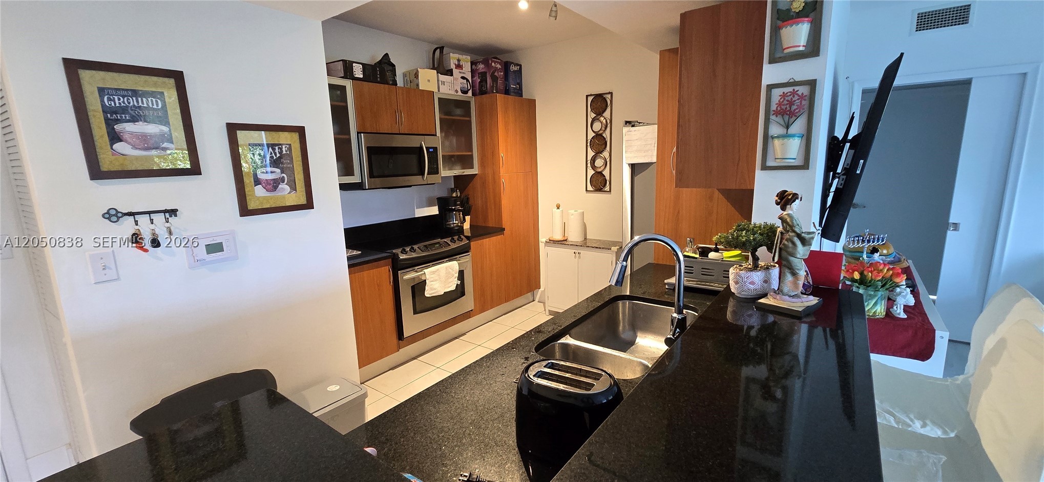 VENTURE AT AVENTURA WEST - Residential Lease
