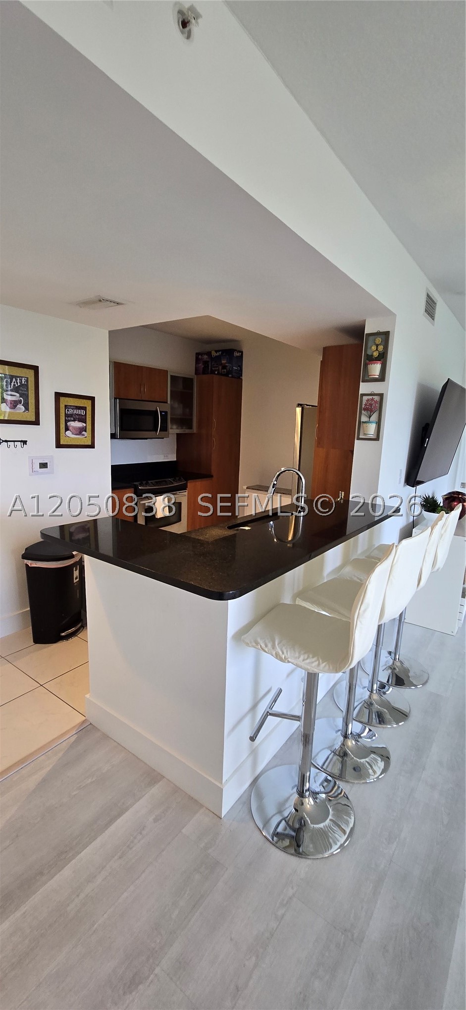 VENTURE AT AVENTURA WEST - Residential Lease