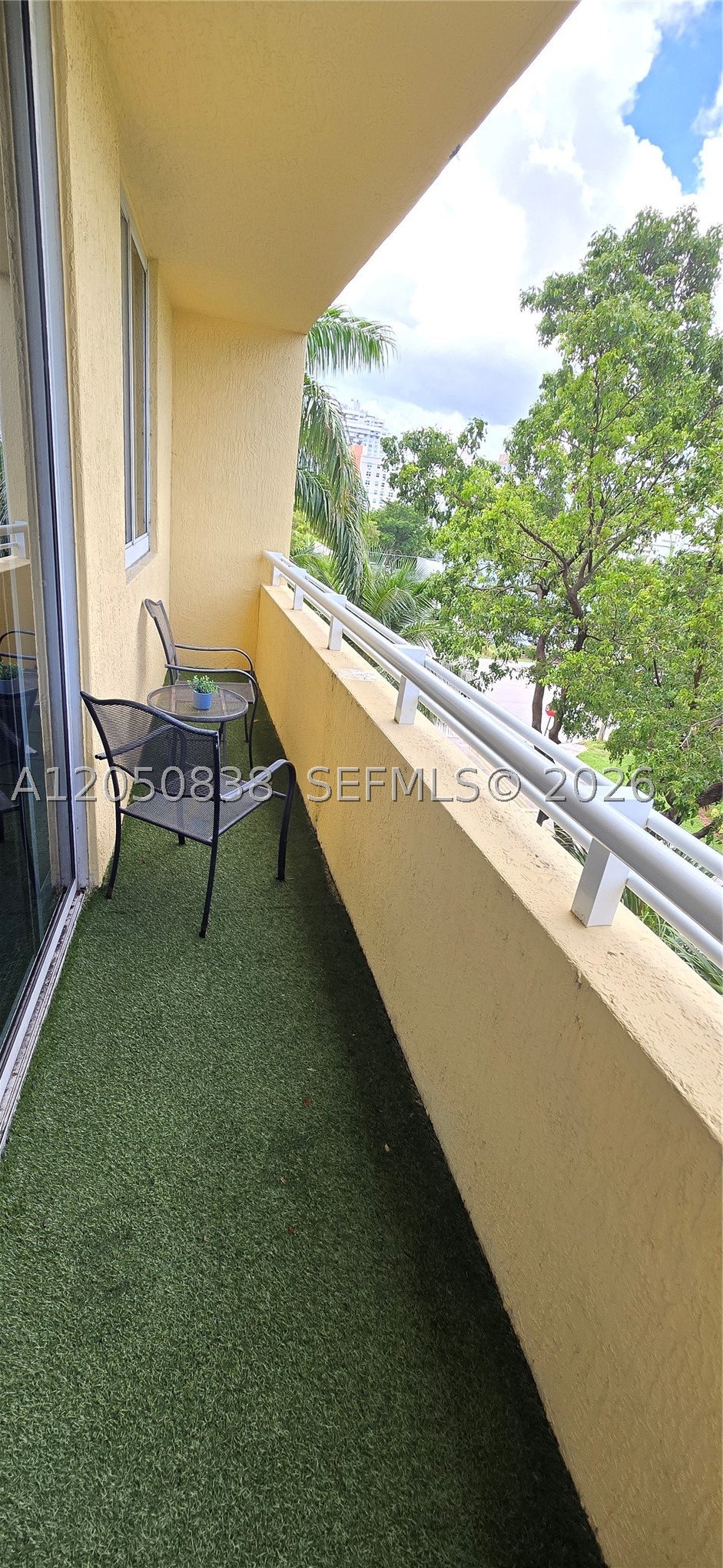 VENTURE AT AVENTURA WEST - Residential Lease