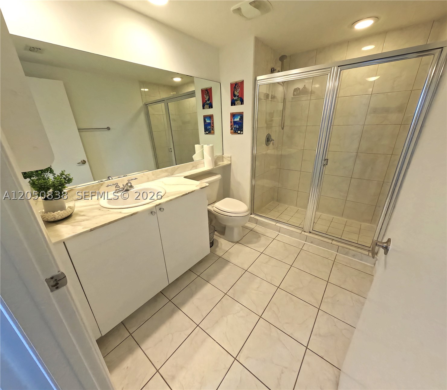 VENTURE AT AVENTURA WEST - Residential Lease