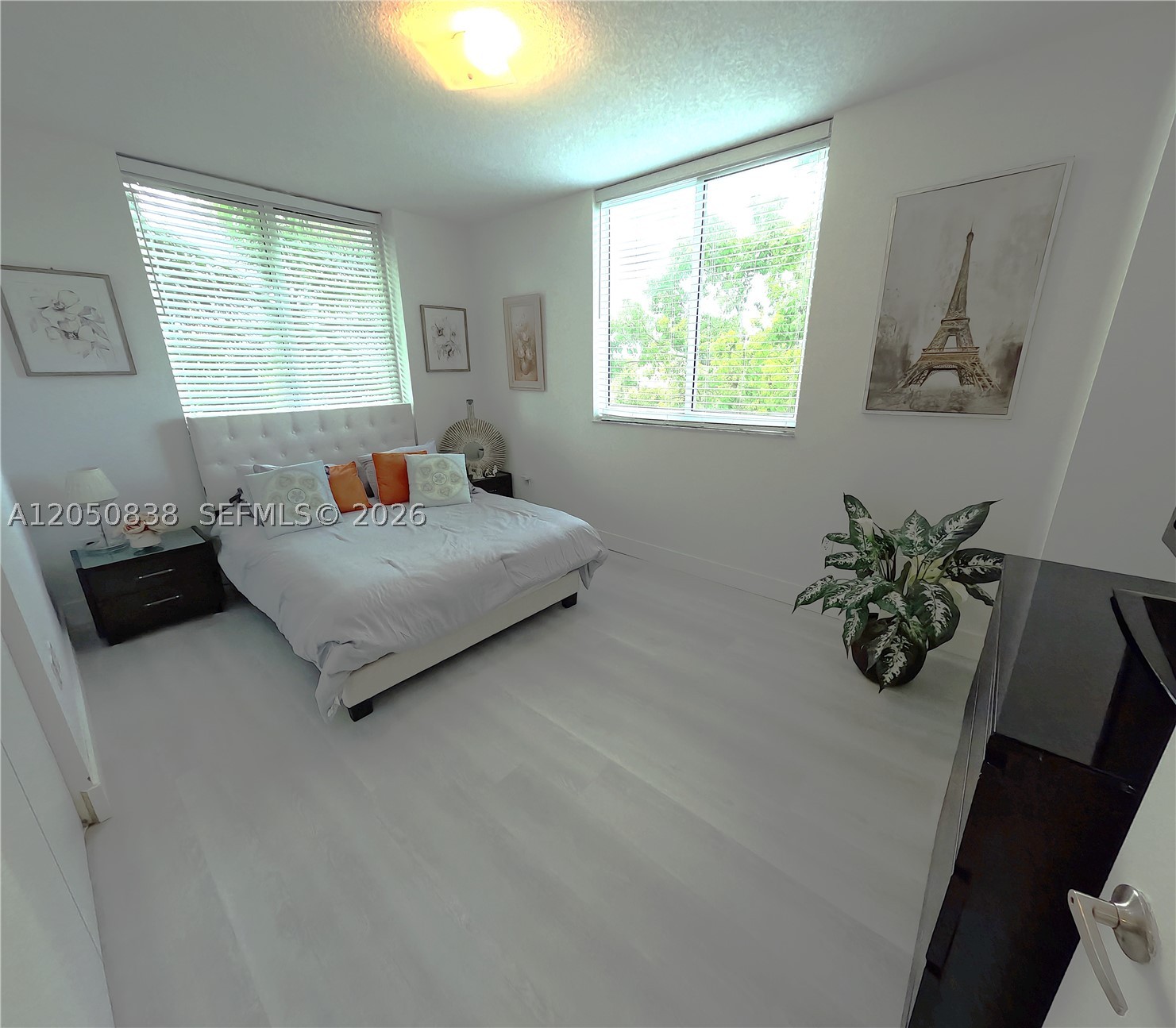 VENTURE AT AVENTURA WEST - Residential Lease
