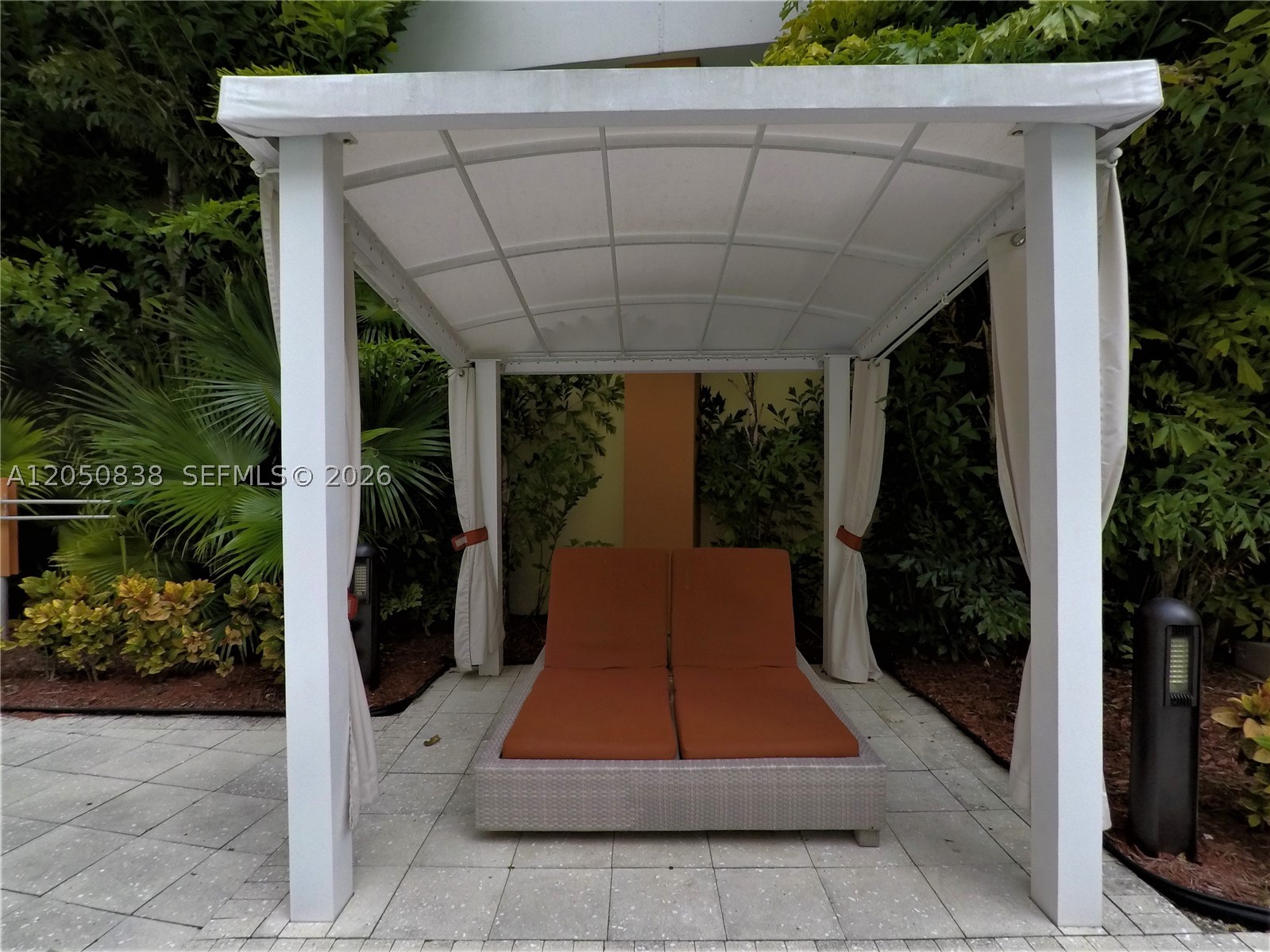 VENTURE AT AVENTURA WEST - Residential Lease