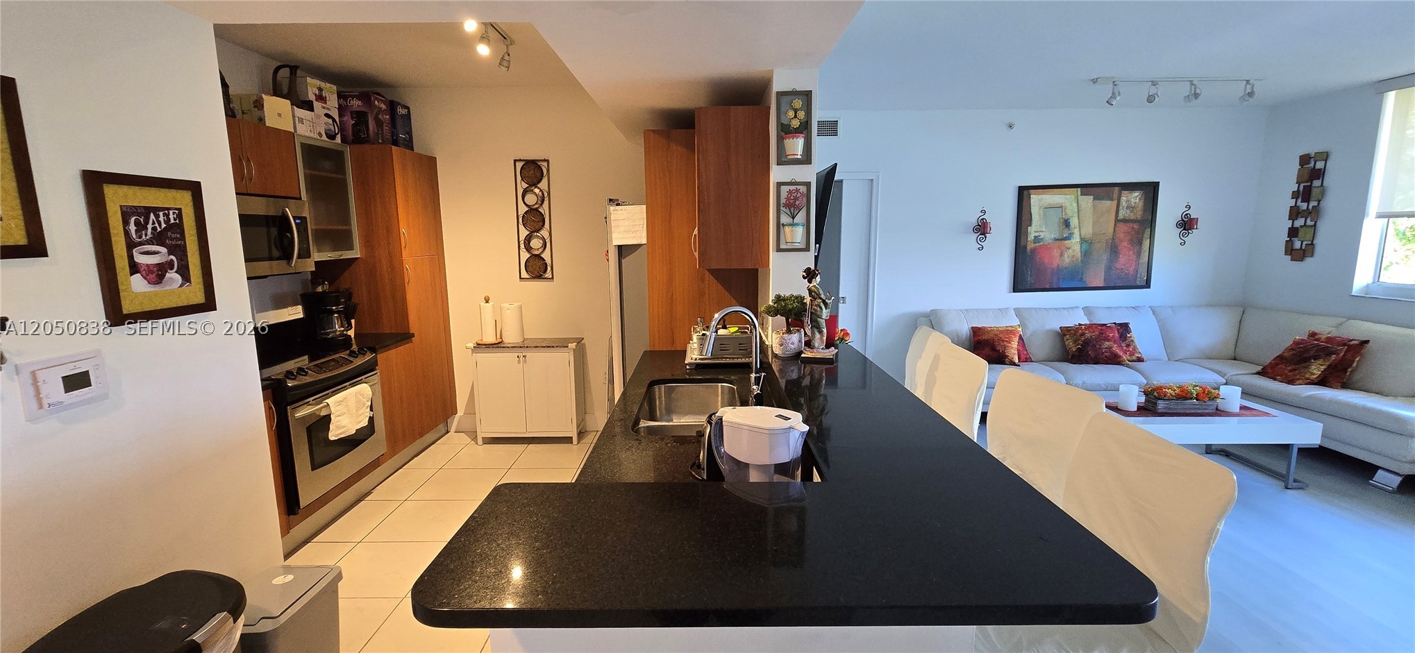 VENTURE AT AVENTURA WEST - Residential Lease