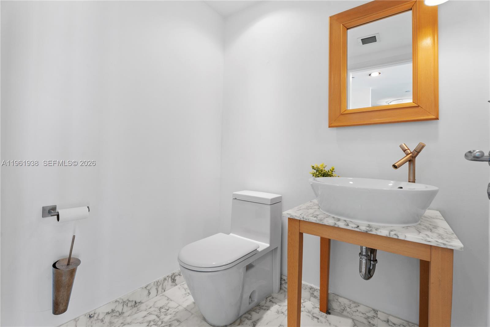 ICON CONDO - Residential
