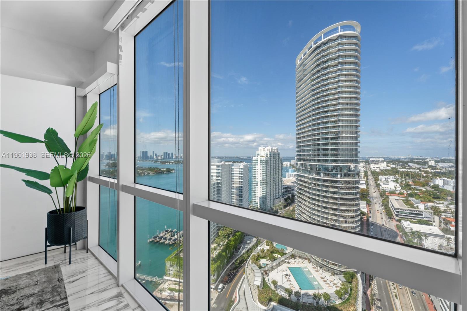 ICON CONDO - Residential