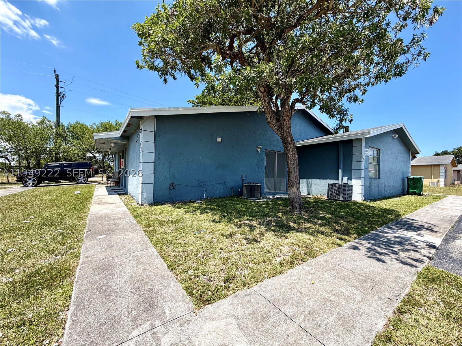 FT LAUDERDALE ESTATES 1ST - Residential Income
