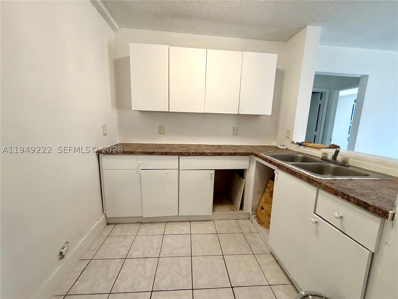 FT LAUDERDALE ESTATES 1ST - Residential Income