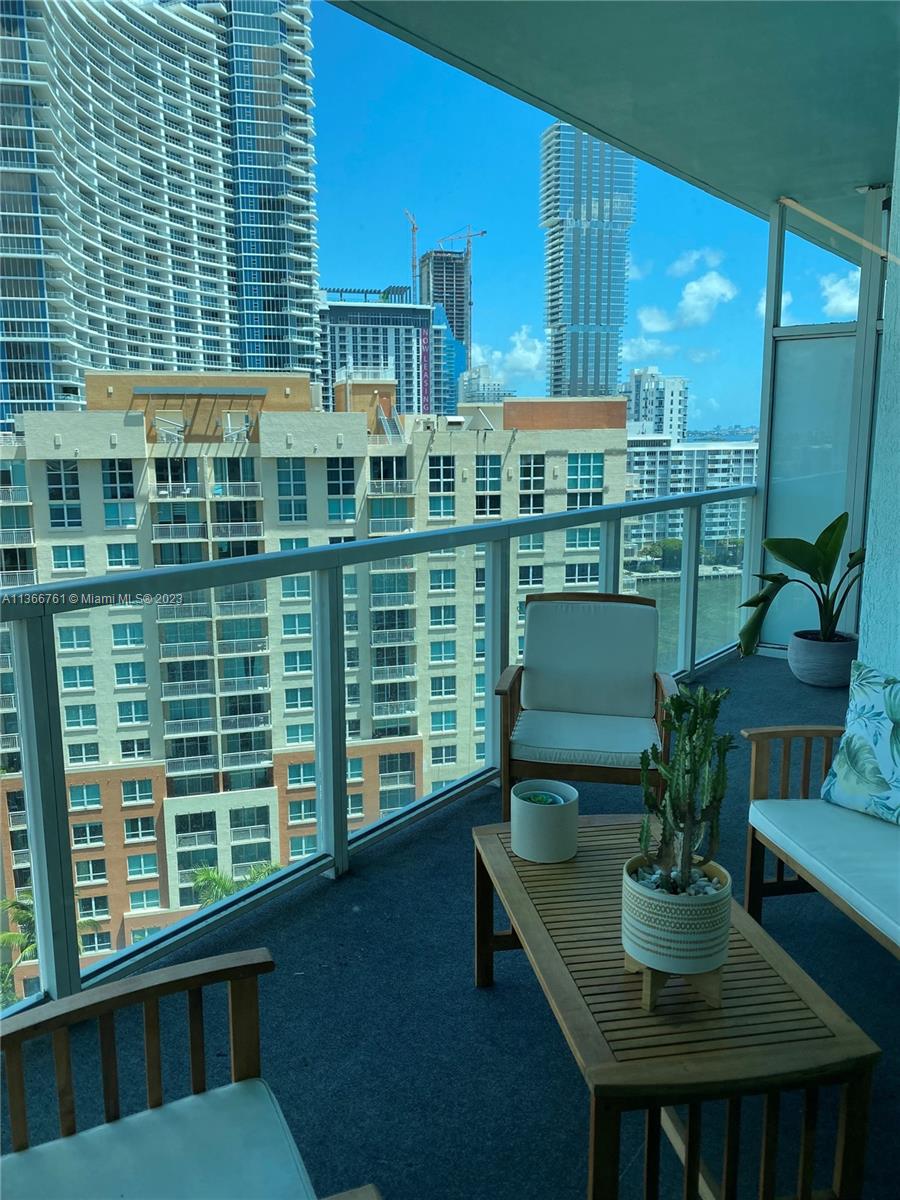 QUANTUM ON THE BAY CONDO - Residential