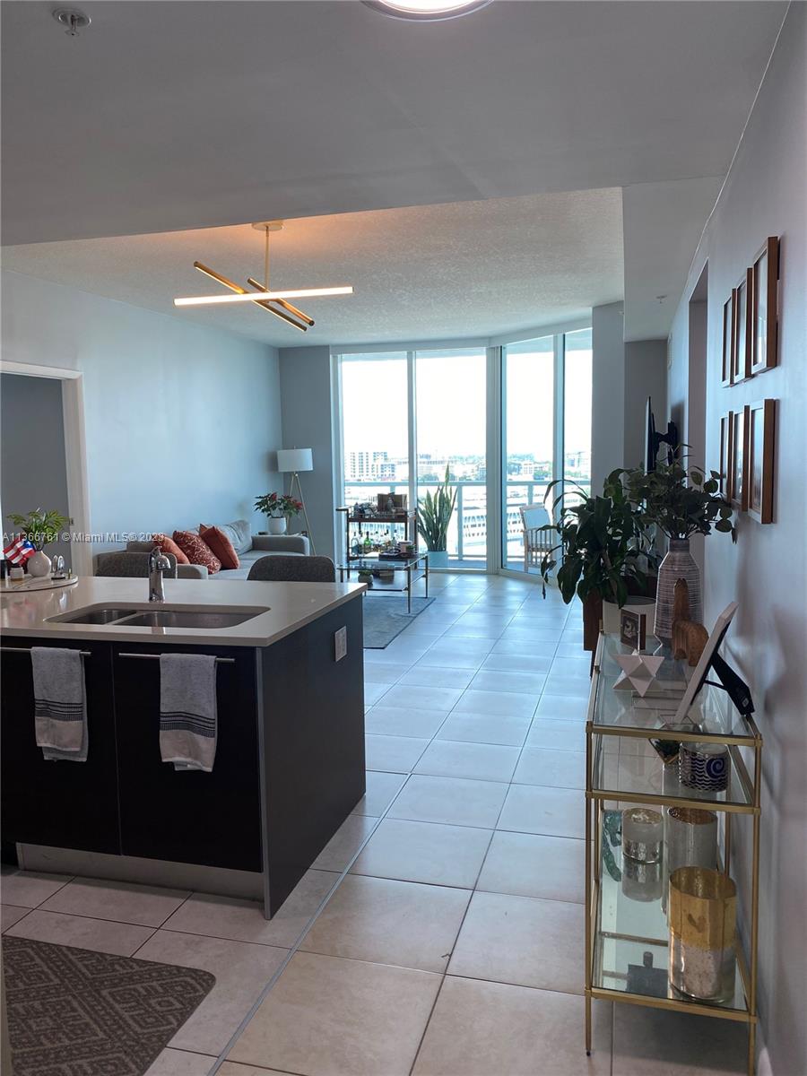 QUANTUM ON THE BAY CONDO - Residential