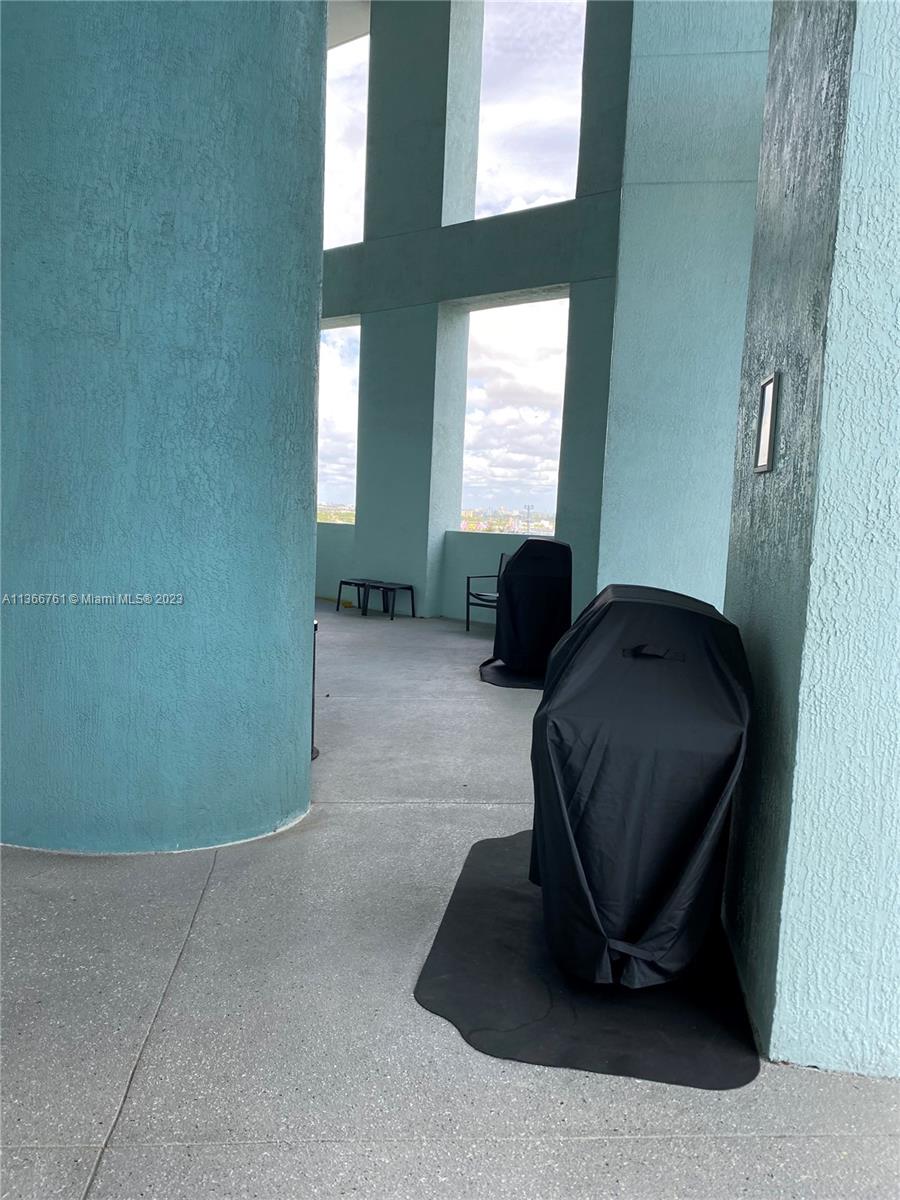QUANTUM ON THE BAY CONDO - Residential