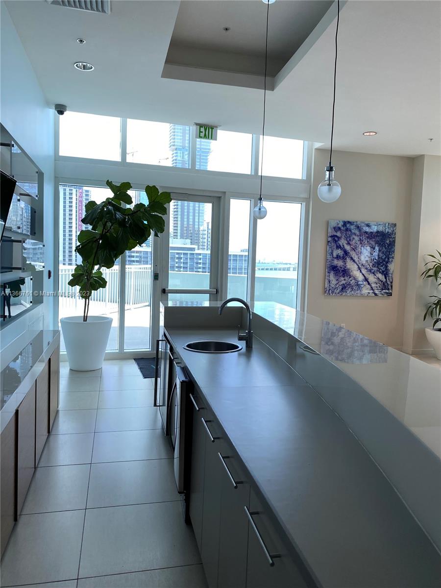 QUANTUM ON THE BAY CONDO - Residential