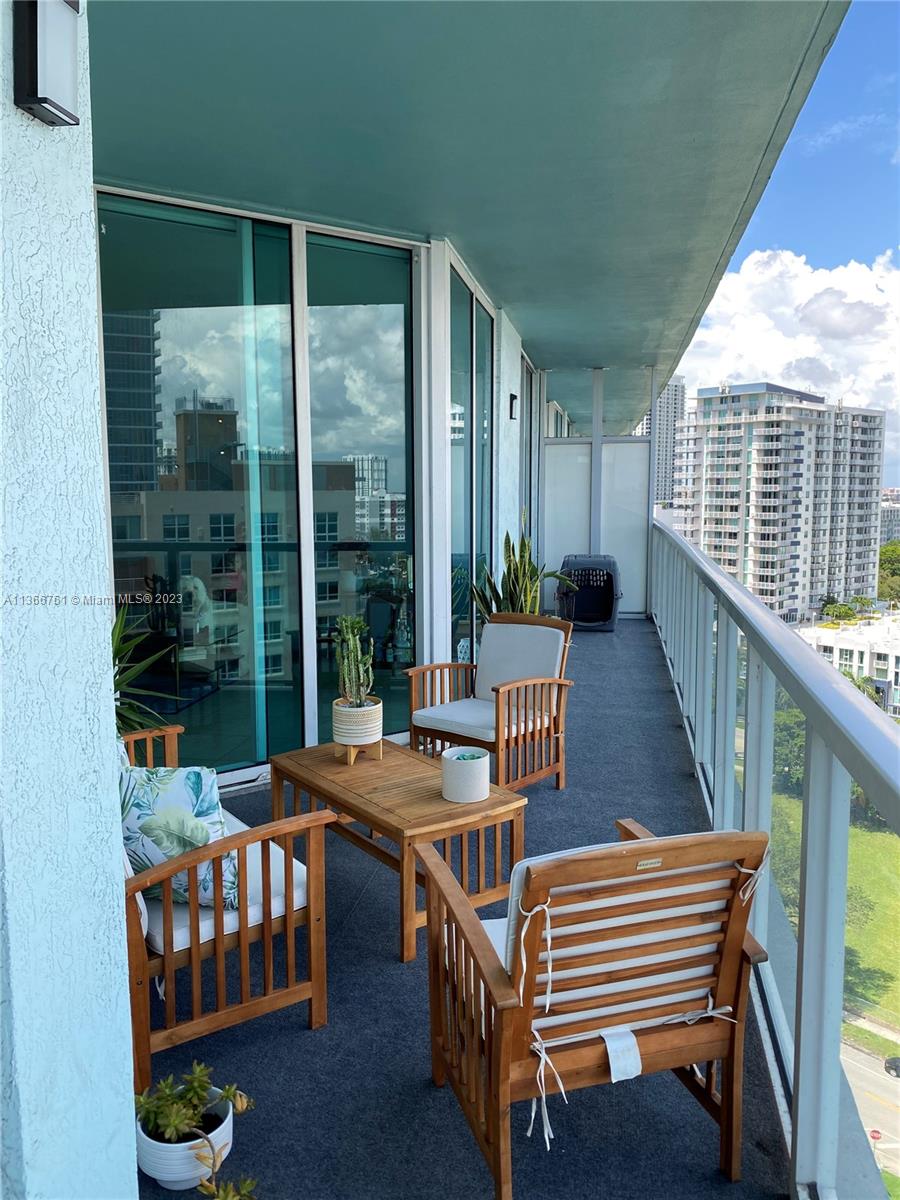 QUANTUM ON THE BAY CONDO - Residential