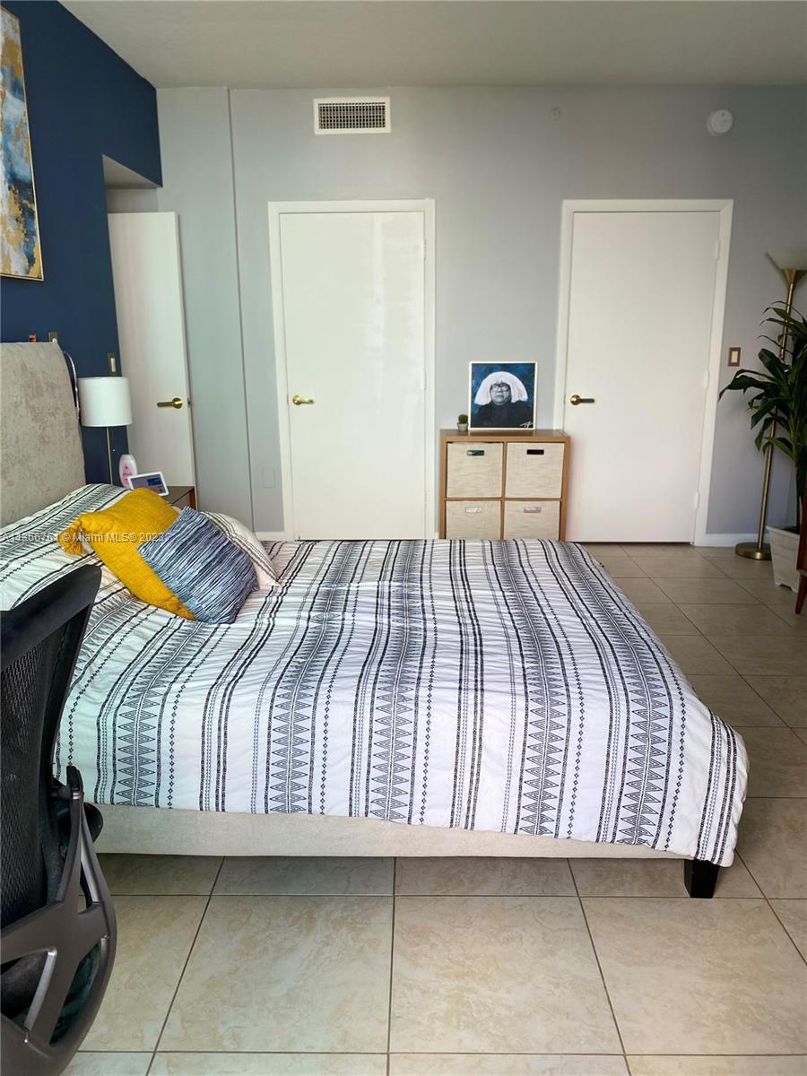 QUANTUM ON THE BAY CONDO - Residential