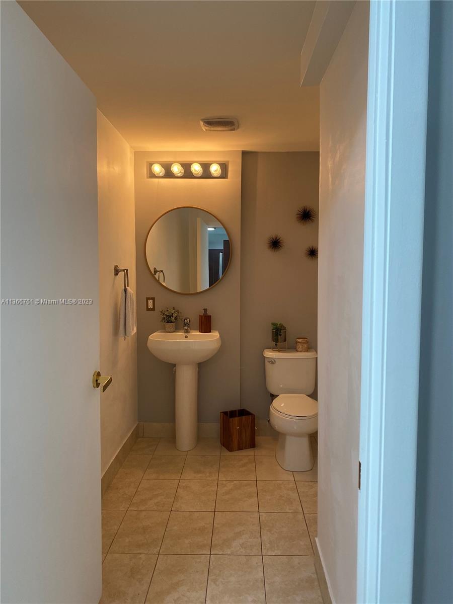 QUANTUM ON THE BAY CONDO - Residential