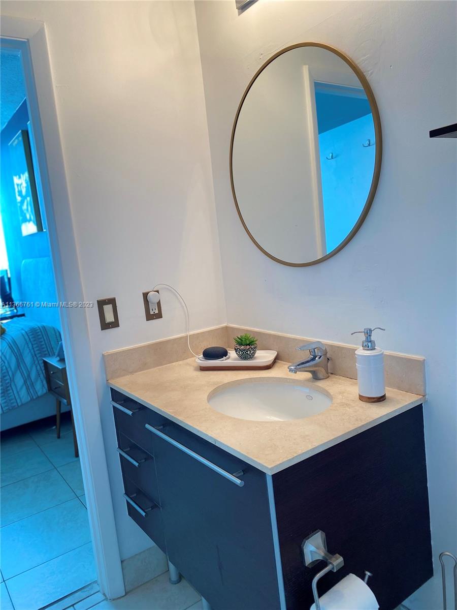 QUANTUM ON THE BAY CONDO - Residential