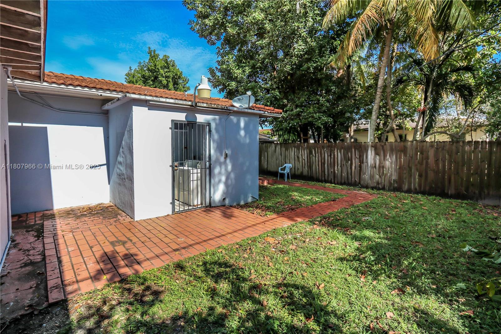 BRICKELLS RIVERVIEW - Residential Lease