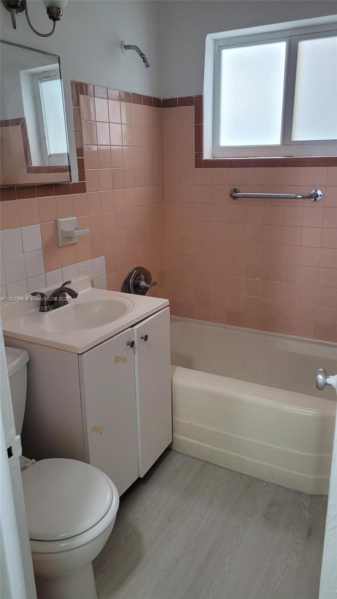 BRICKELLS RIVERVIEW - Residential Lease
