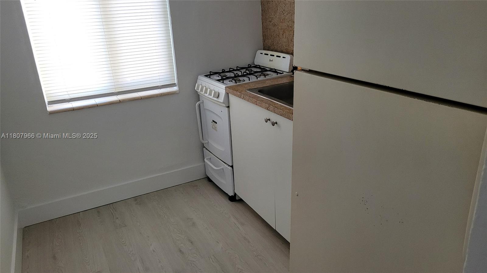 BRICKELLS RIVERVIEW - Residential Lease