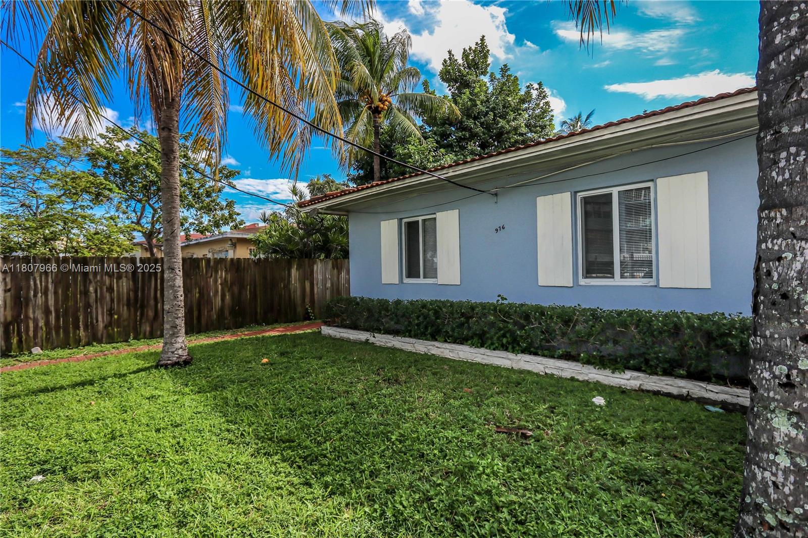 BRICKELLS RIVERVIEW - Residential Lease