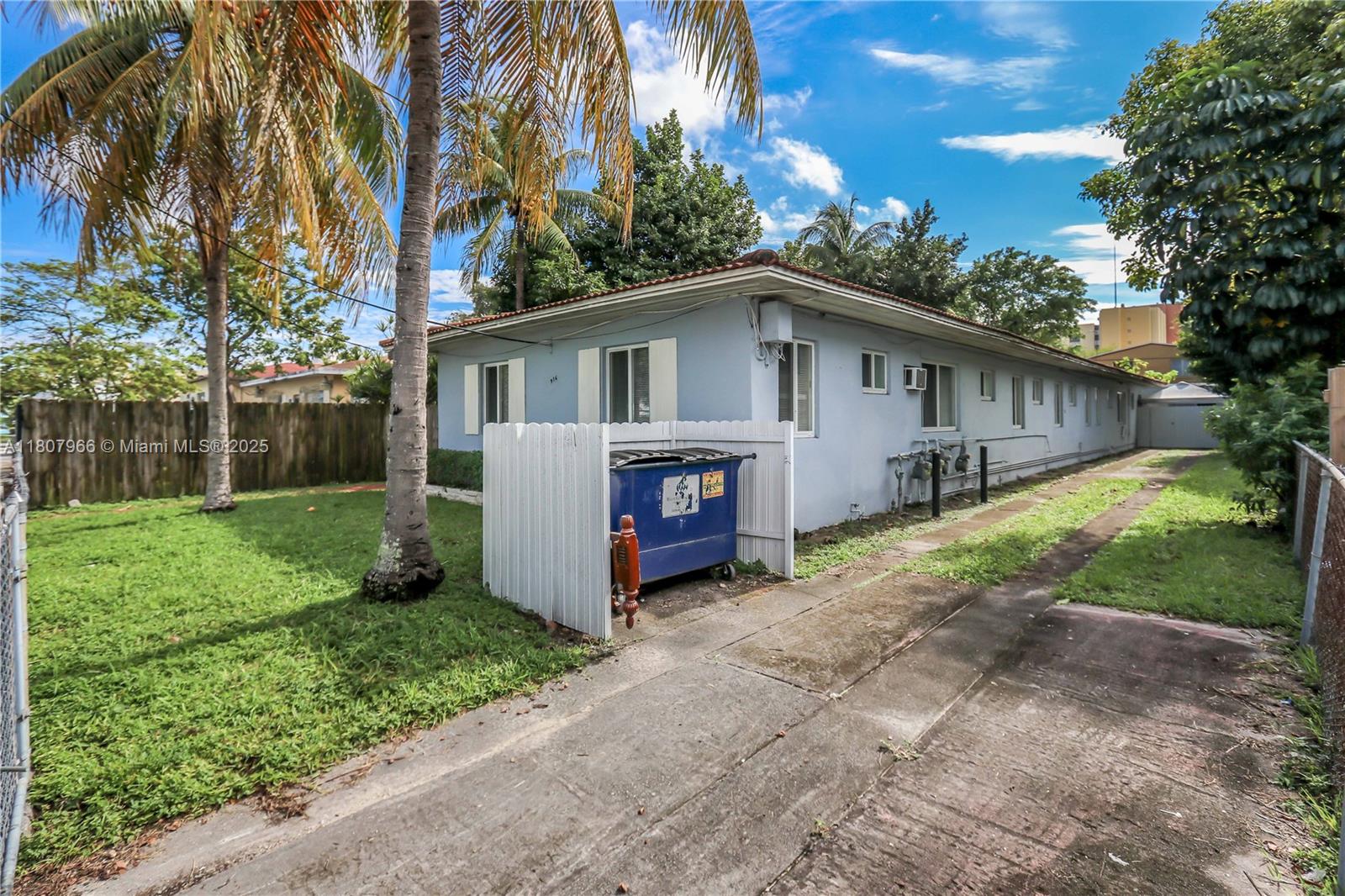 BRICKELLS RIVERVIEW - Residential Lease