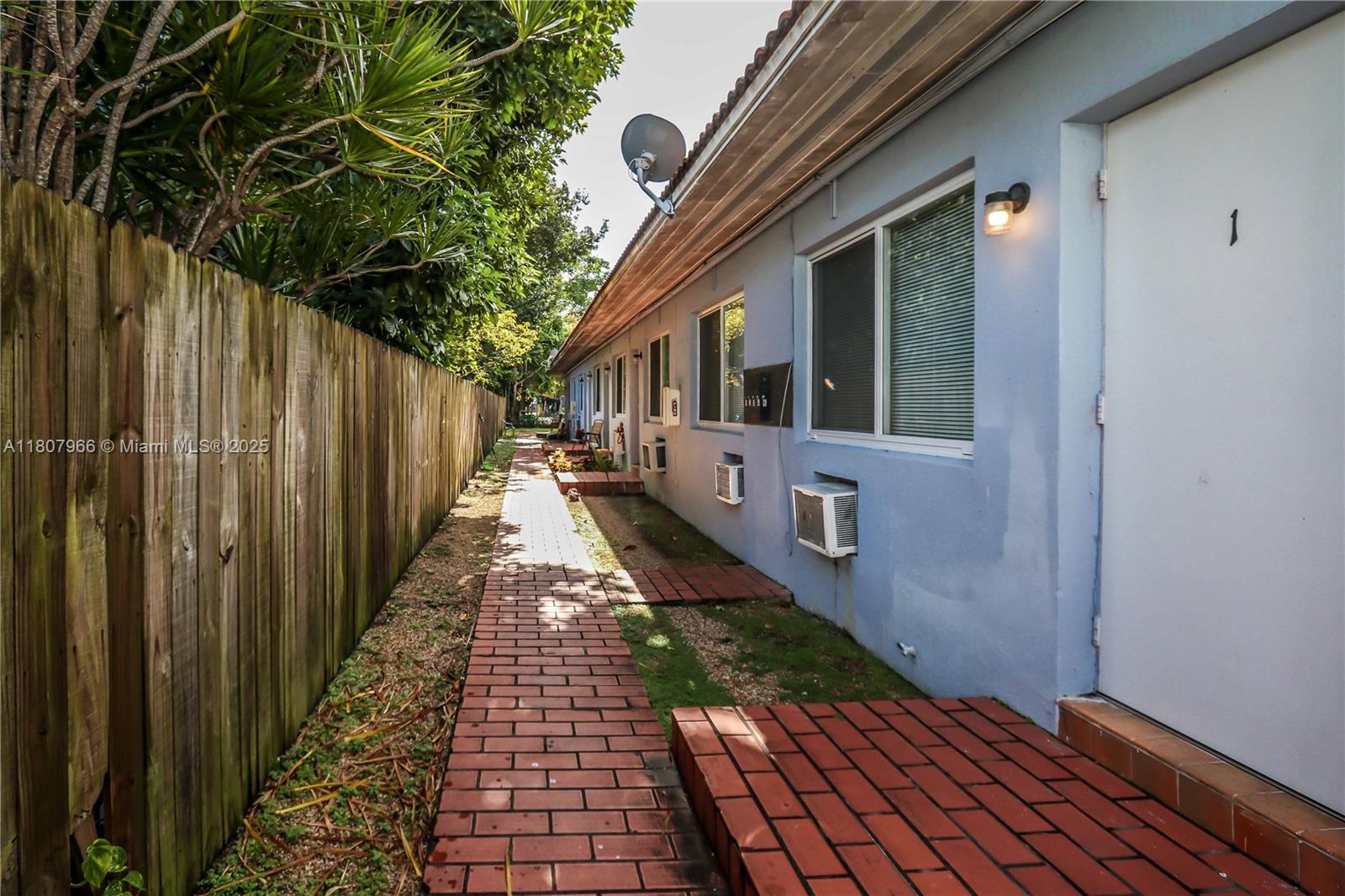 BRICKELLS RIVERVIEW - Residential Lease