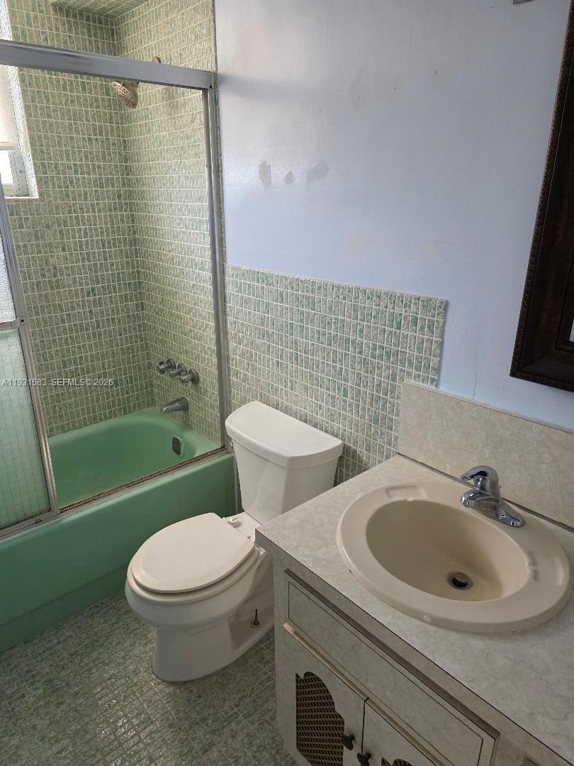 FOURTH MOORINGS CONDO - Residential