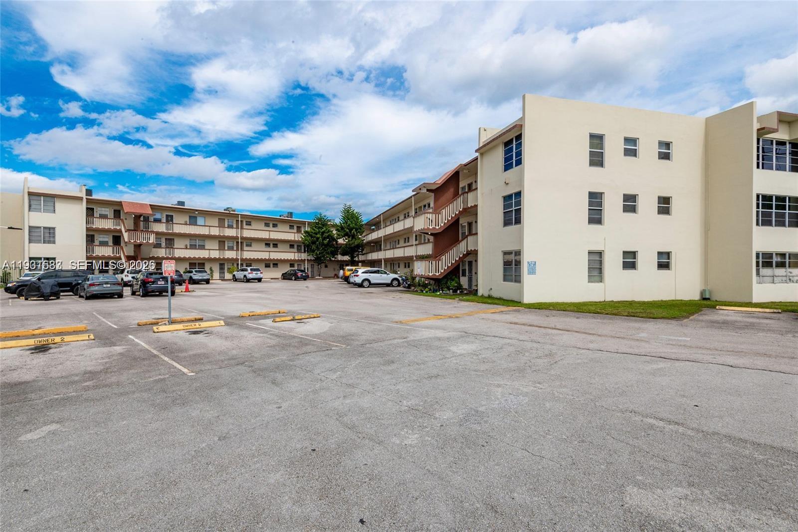 FOURTH MOORINGS CONDO - Residential